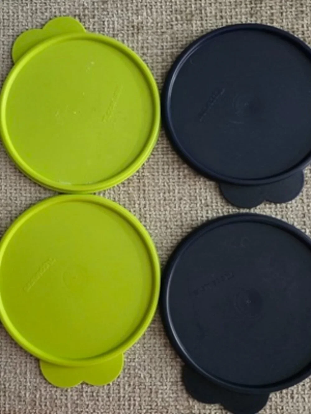 Tupperware Replacement Seal 2541 Navy and Lime Green